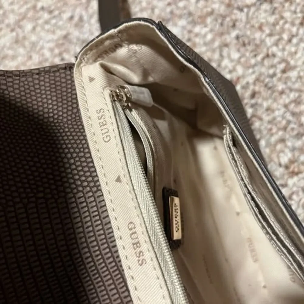 New Guess Brown Textured Crossbody Bag Handbag